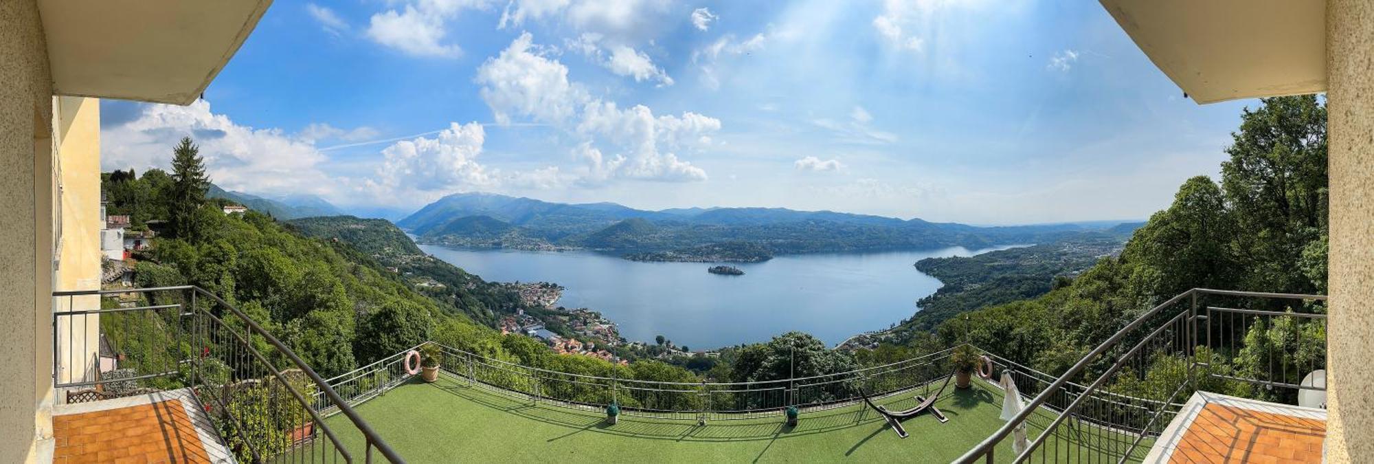 Appartamento Alberti Con Vista Lago Madonna Del Sasso ภายนอก รูปภาพ